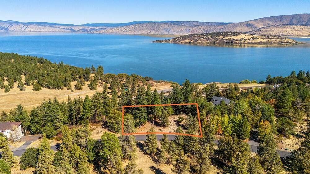 0.5 Acres of Residential Land for Sale in Klamath Falls, Oregon