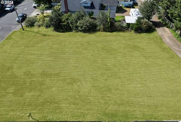 0.14 Acres of Mixed-Use Land for Sale in Florence, Oregon