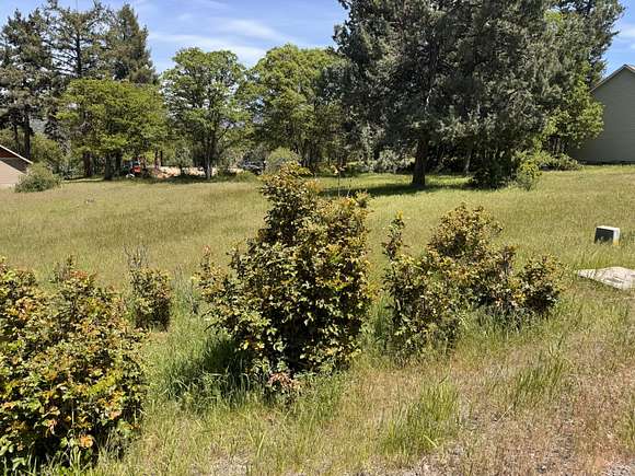 0.36 Acres of Residential Land for Sale in Klamath Falls, Oregon