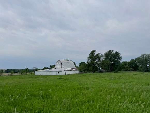 5 Acres of Land for Sale in Hamilton, Missouri