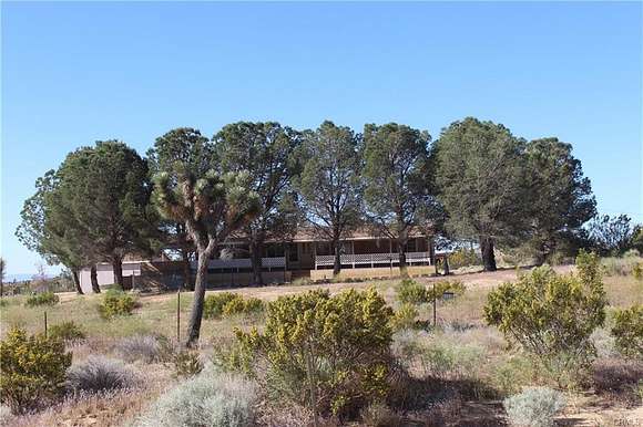2.4 Acres of Residential Land with Home for Sale in Mojave, California