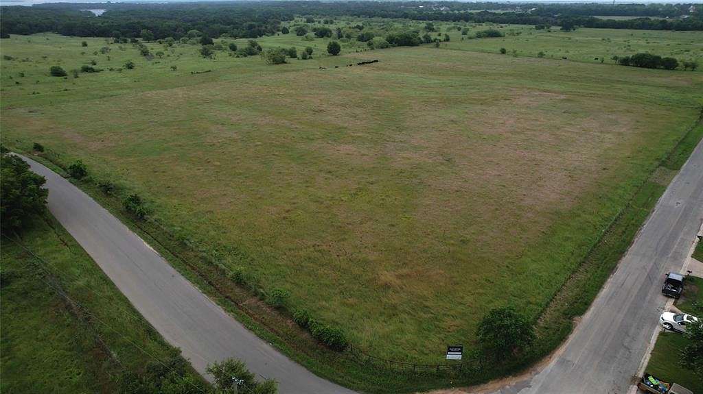 9.451 Acres of Residential Land for Sale in Pilot Point, Texas