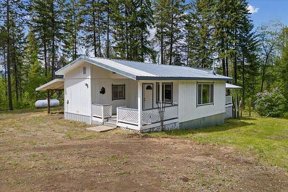 20 Acres of Recreational Land with Home for Sale in Chewelah, Washington