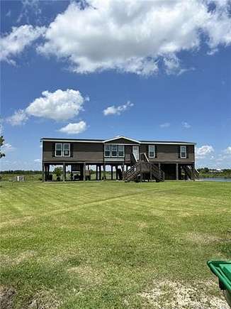 10 Acres of Recreational Land with Home for Sale in Lake Charles, Louisiana