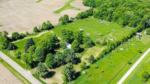 10.5 Acres of Land with Home for Sale in Mount Vernon, Ohio