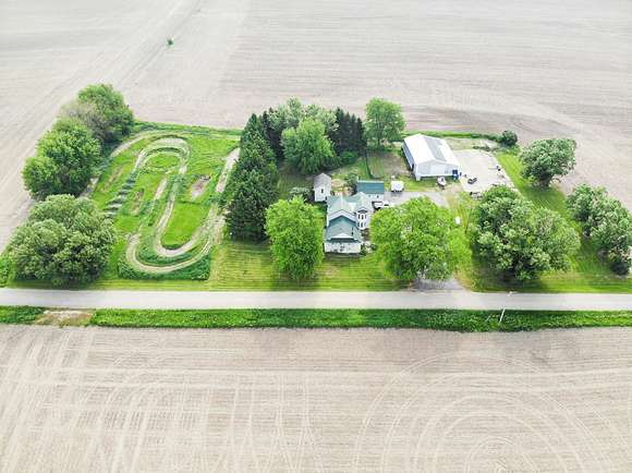 3 Acres of Residential Land with Home for Sale in Dixon, Illinois