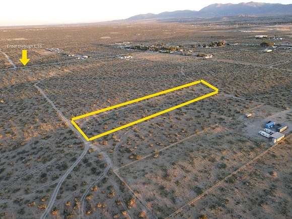 2.5 Acres of Land for Sale in Littlerock, California