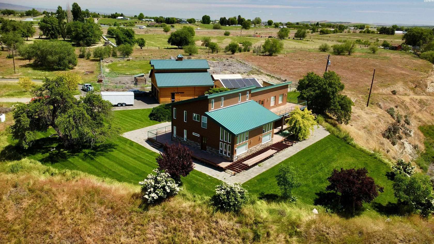 29.62 Acres of Land with Home for Sale in Zillah, Washington