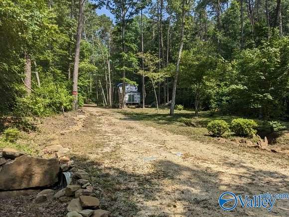 1 Acre of Residential Land with Home for Sale in Fort Payne, Alabama