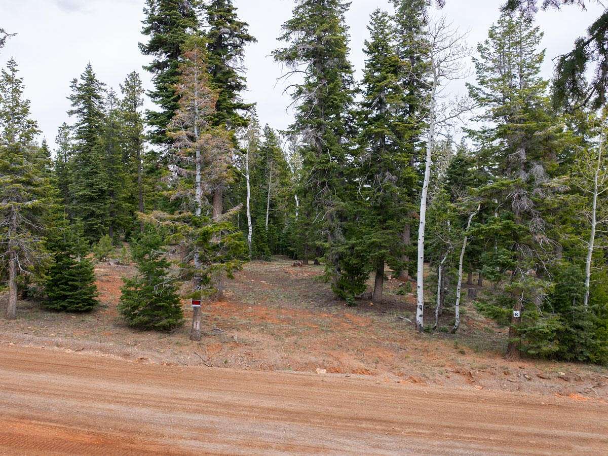 2.1 Acres of Residential Land for Sale in Duck Creek Village, Utah