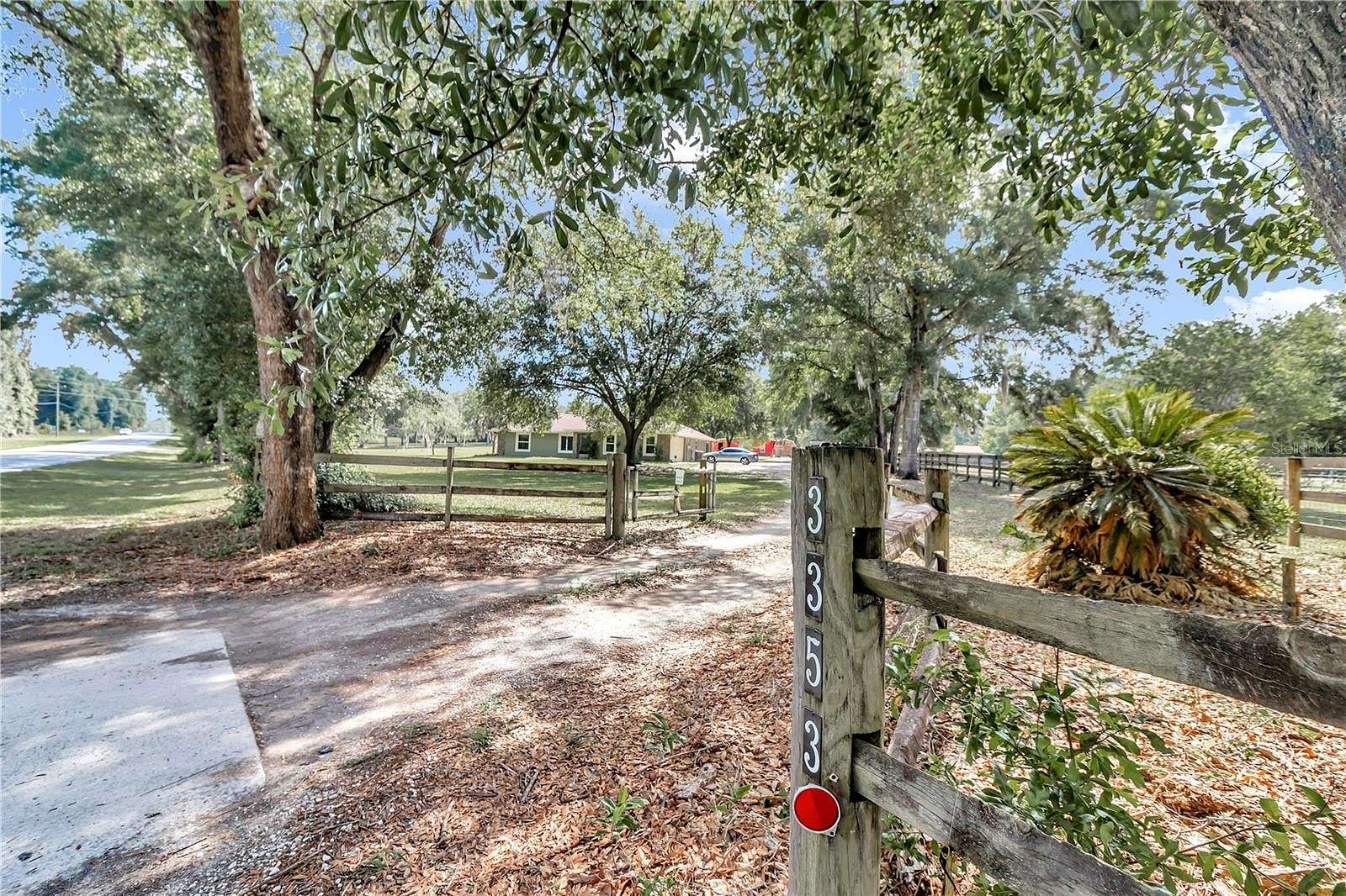 2.9 Acres of Residential Land with Home for Sale in Ocklawaha, Florida