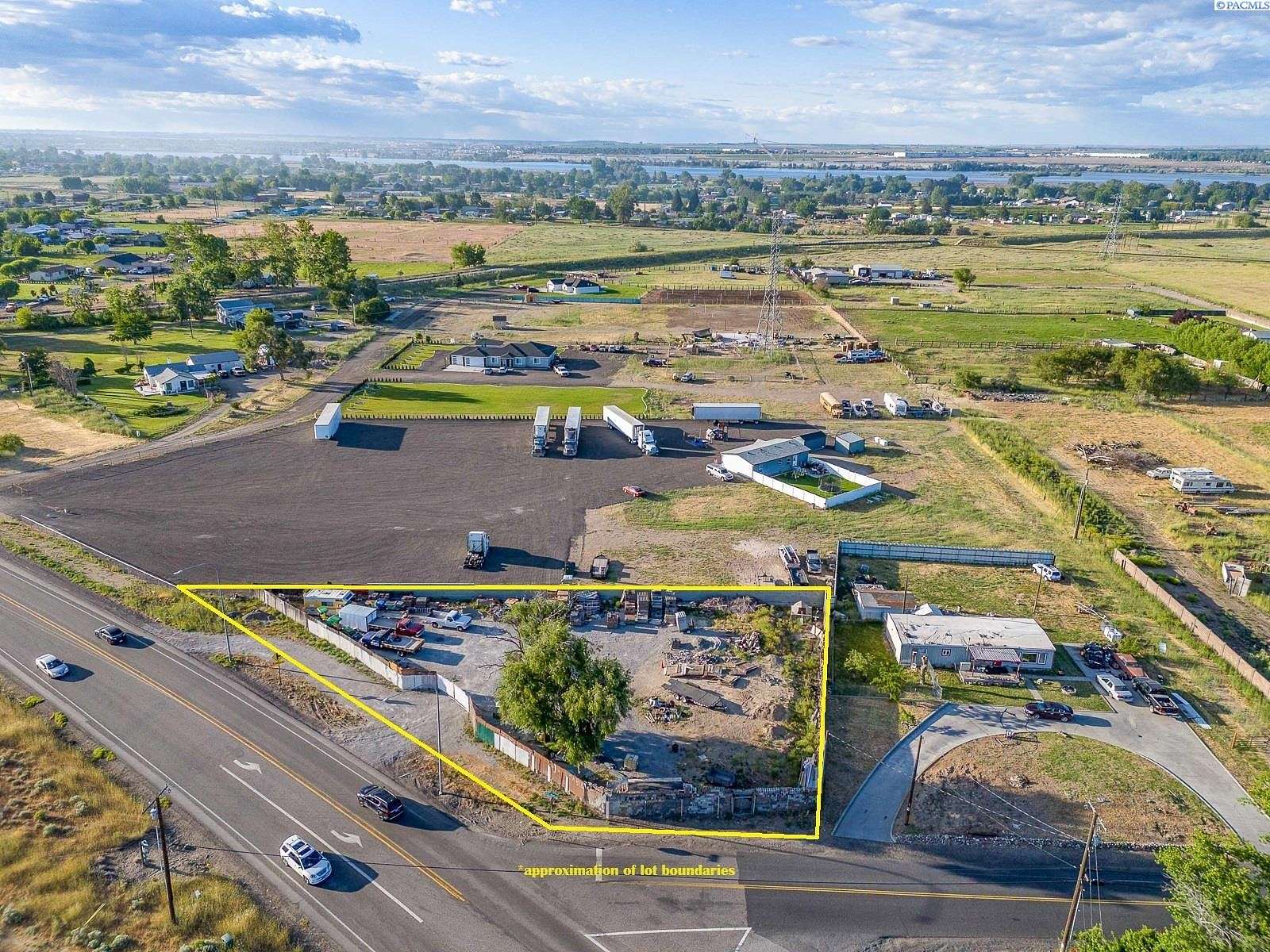 1.3 Acres of Residential Land for Sale in Kennewick, Washington