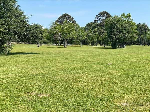 6 Acres of Land for Sale in Pearland, Texas