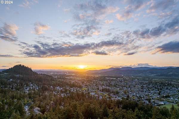 8.37 Acres of Residential Land for Sale in Springfield, Oregon