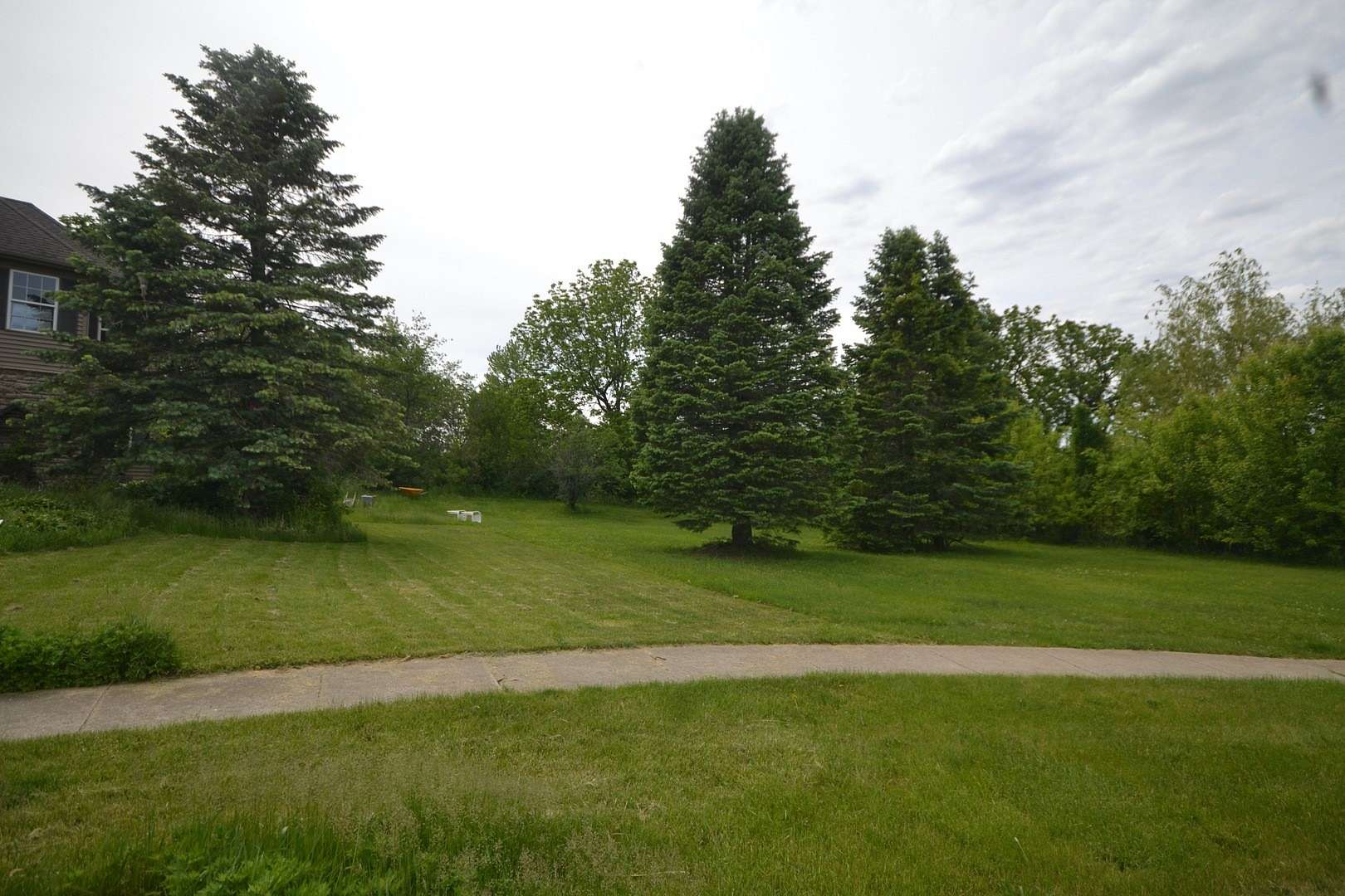 0.42 Acres of Residential Land for Sale in Woodstock, Illinois