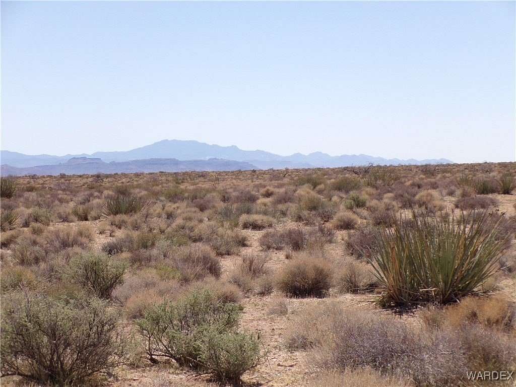 1.25 Acres of Residential Land for Sale in Golden Valley, Arizona