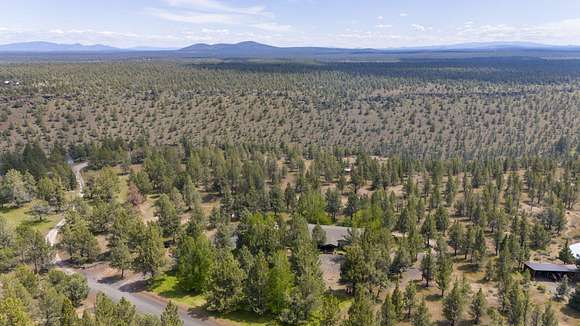 4.13 Acres of Residential Land with Home for Sale in Sisters, Oregon