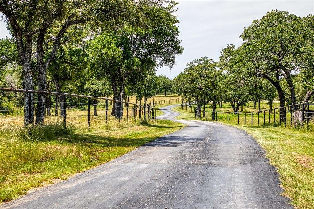 28 Acres of Land for Sale in Lipan, Texas