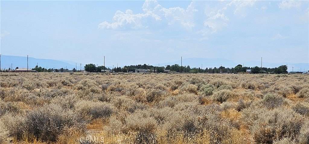 2.5 Acres of Land for Sale in Rosamond, California