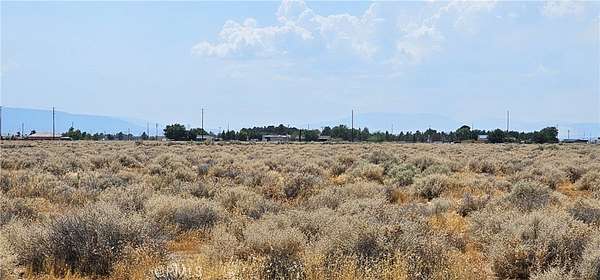 2.5 Acres of Land for Sale in Rosamond, California