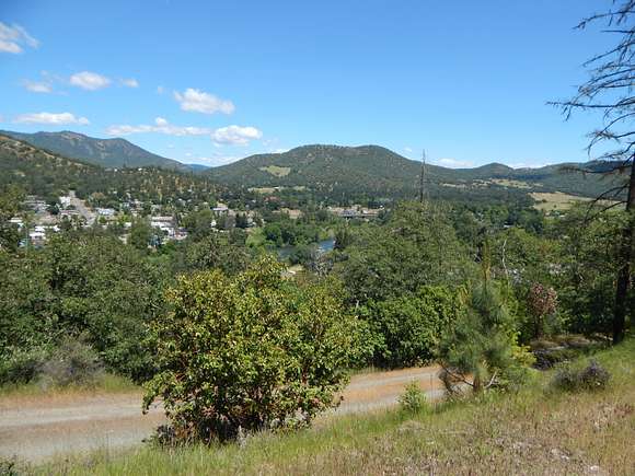 13.7 Acres of Land for Sale in Gold Hill, Oregon