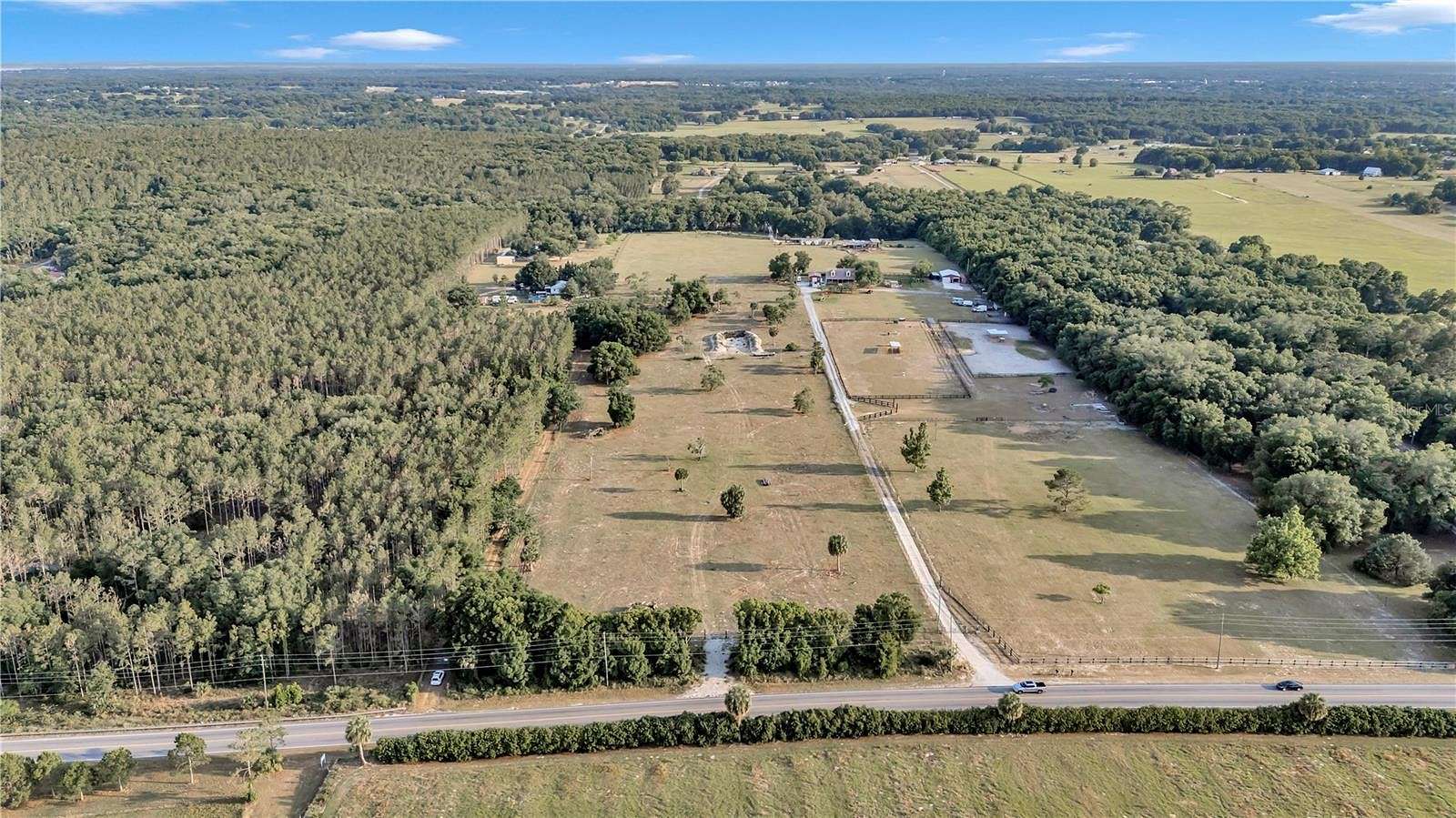 10 Acres of Residential Land for Sale in Weirsdale, Florida