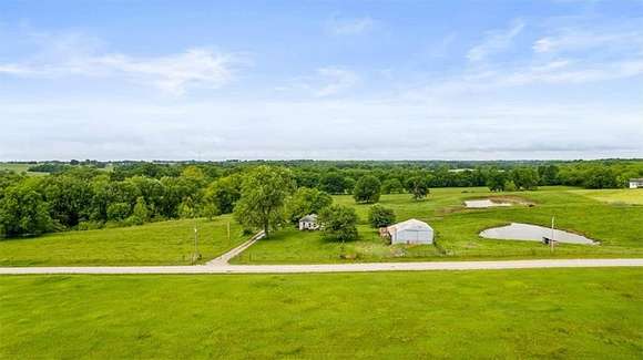 30 Acres of Land for Sale in Centerview, Missouri