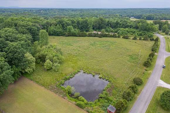 5 Acres of Residential Land for Sale in Walling, Tennessee