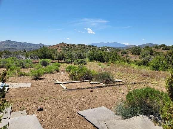 2.33 Acres of Land for Sale in Tehachapi, California