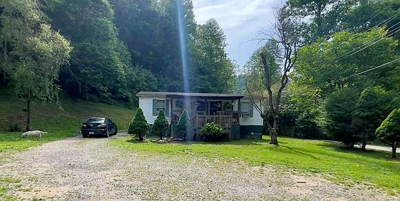 4 Acres of Residential Land with Home for Sale in Prestonsburg, Kentucky