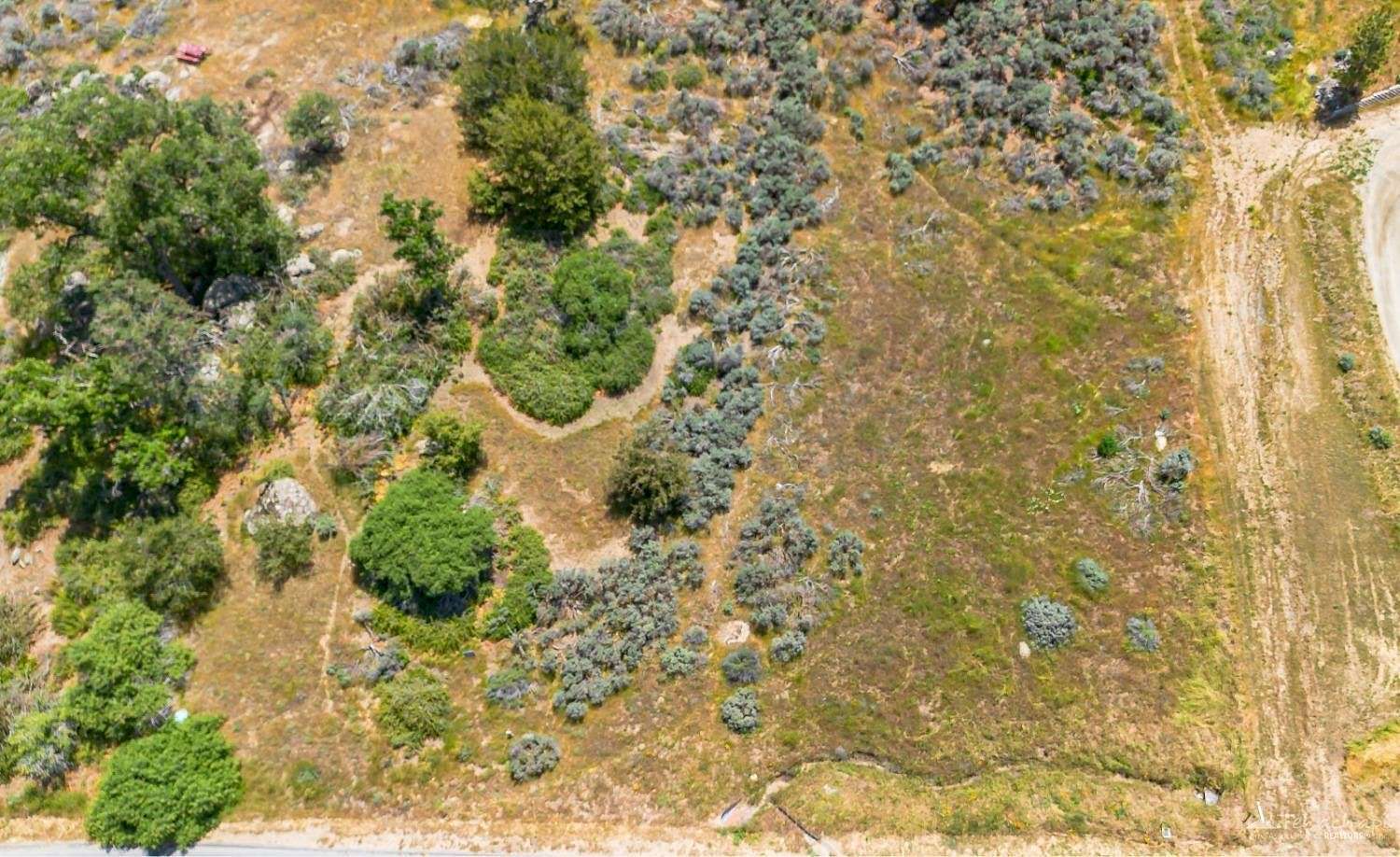 0.9 Acres of Residential Land for Sale in Tehachapi, California