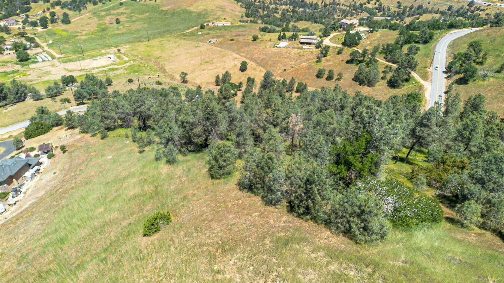 2.38 Acres of Residential Land for Sale in Tehachapi, California