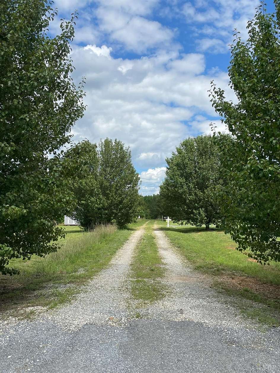 10.5 Acres of Land for Sale in Appomattox, Virginia