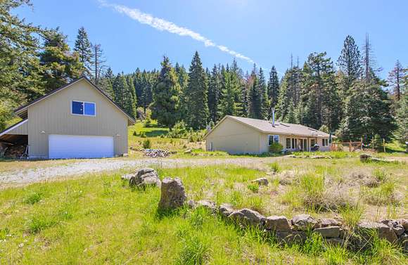 22.8 Acres of Recreational Land with Home for Sale in Ashland, Oregon