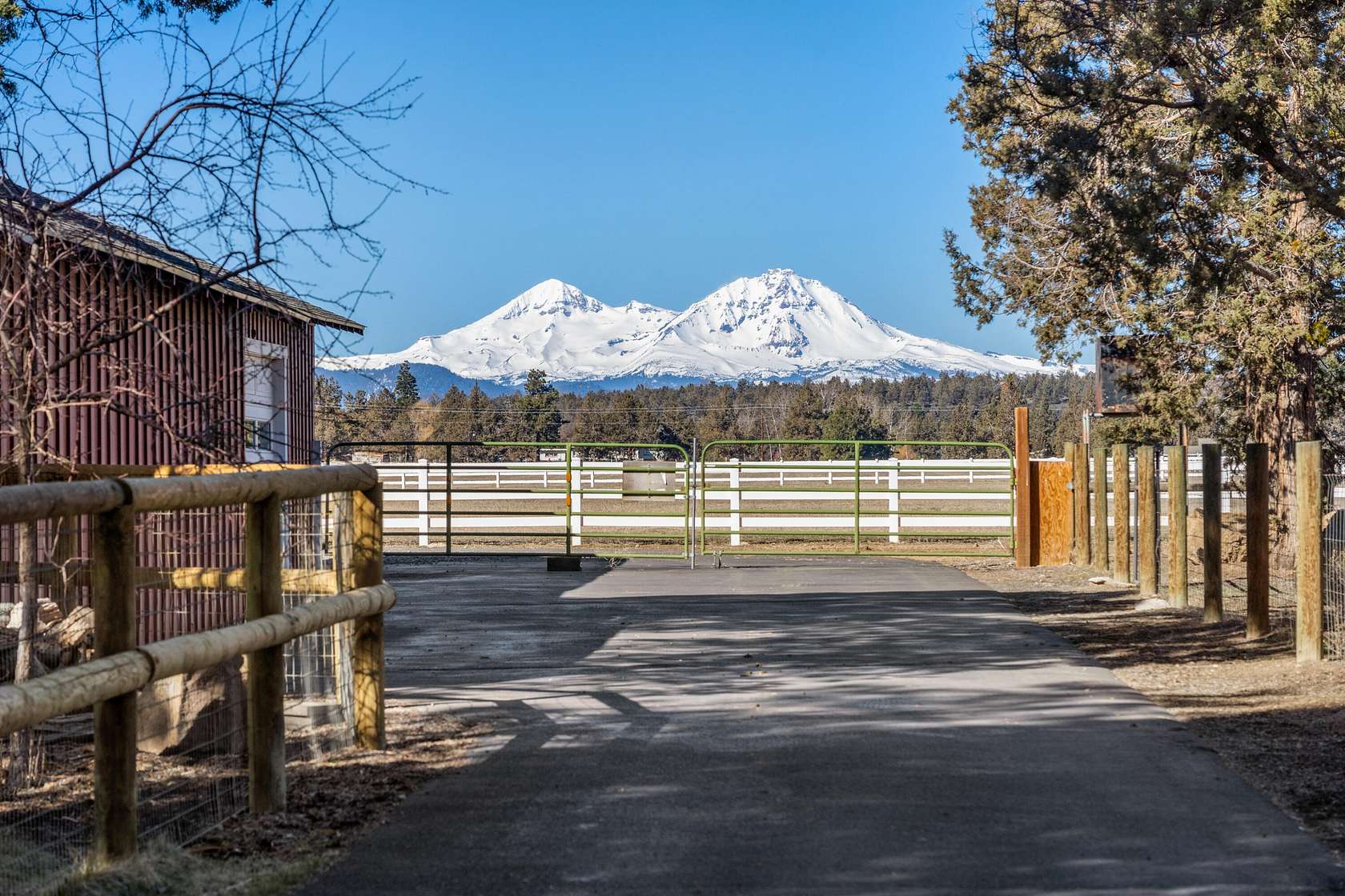 5 Acres of Residential Land with Home for Sale in Bend, Oregon