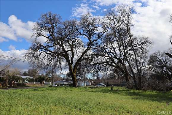0.83 Acres of Mixed-Use Land for Sale in Clearlake, California