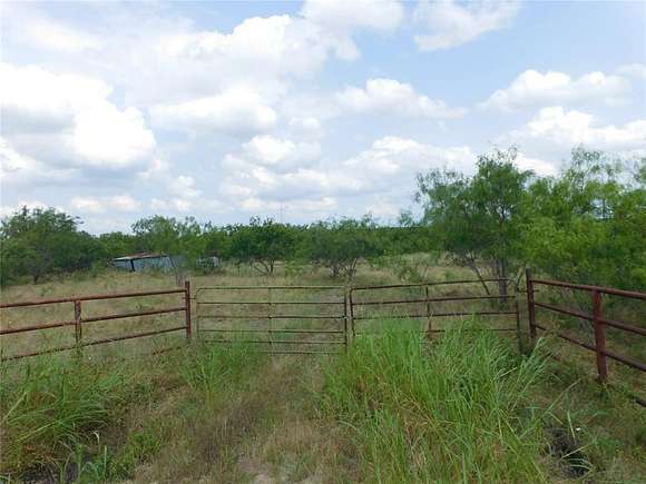 96.4 Acres of Recreational Land & Farm for Sale in Mount Calm, Texas