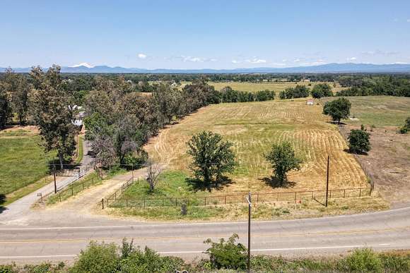 6 Acres of Land for Sale in Anderson, California