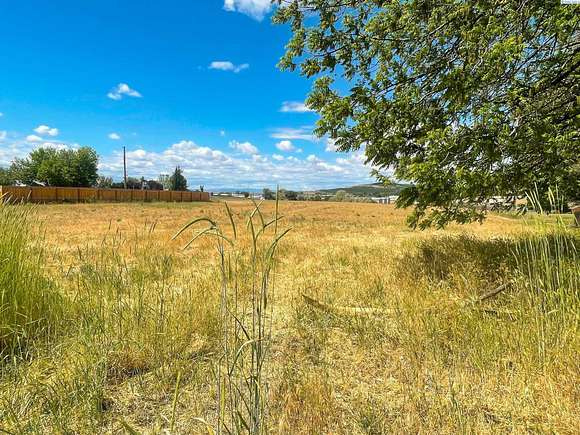 8.73 Acres of Residential Land for Sale in Sunnyside, Washington