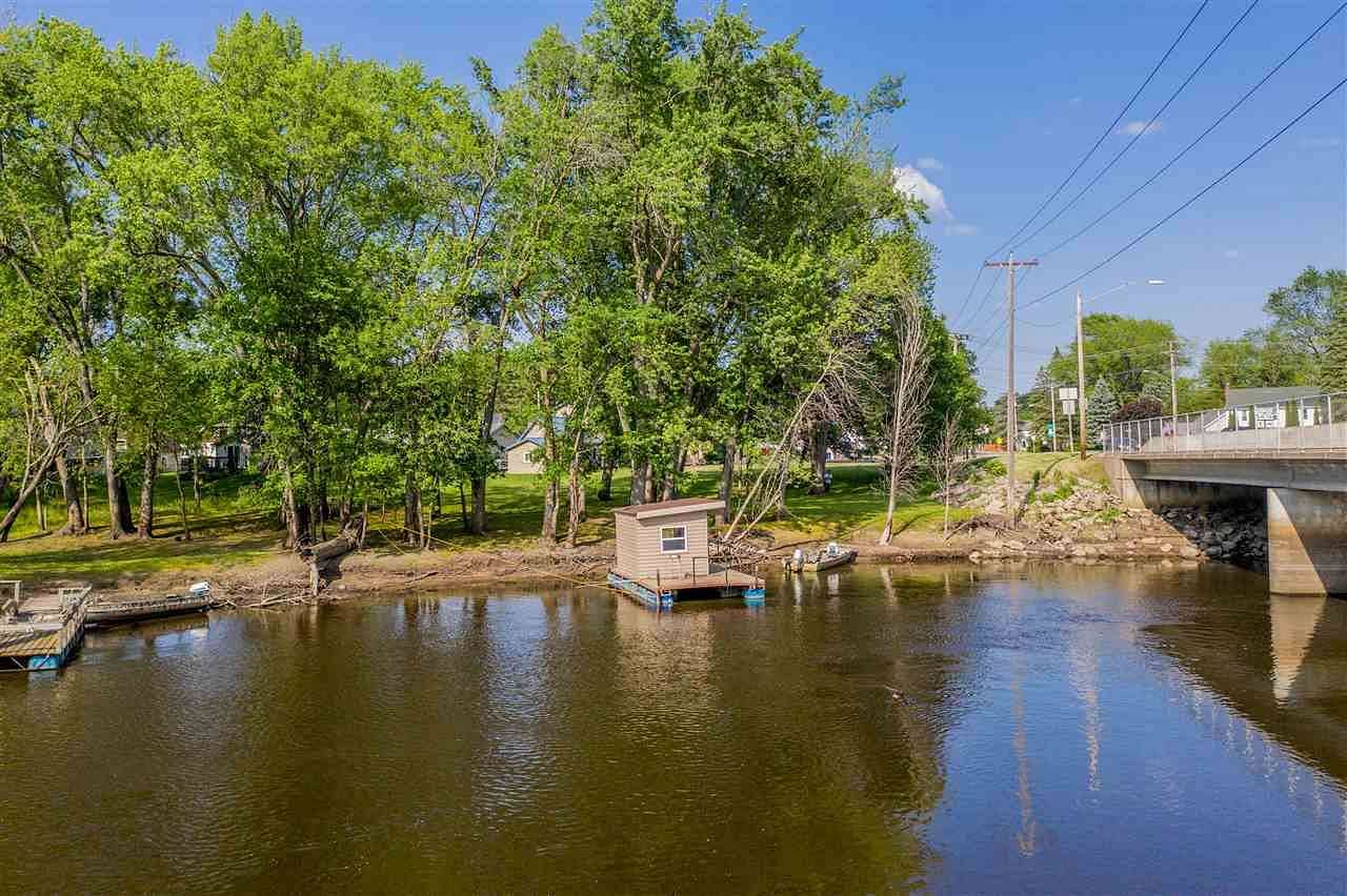 0.9 Acres of Residential Land for Sale in Shiocton, Wisconsin