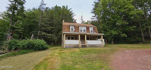 8 Acres of Residential Land with Home for Sale in Narrowsburg, New York