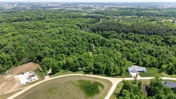 6 Acres of Residential Land for Sale in Anamosa, Iowa