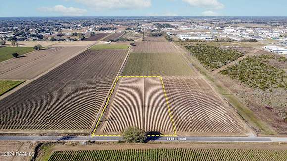 4.7 Acres of Improved Commercial Land for Sale in New Iberia, Louisiana