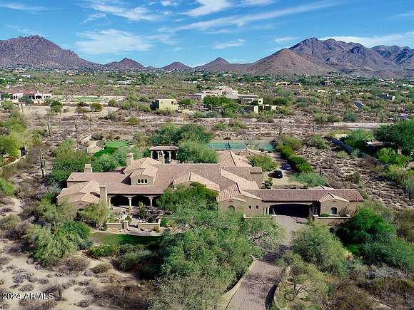 4.4 Acres of Residential Land with Home for Sale in Scottsdale, Arizona