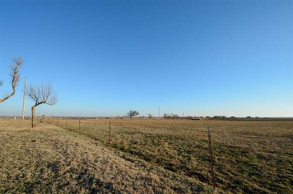 28.1 Acres of Land for Sale in Piedmont, Oklahoma