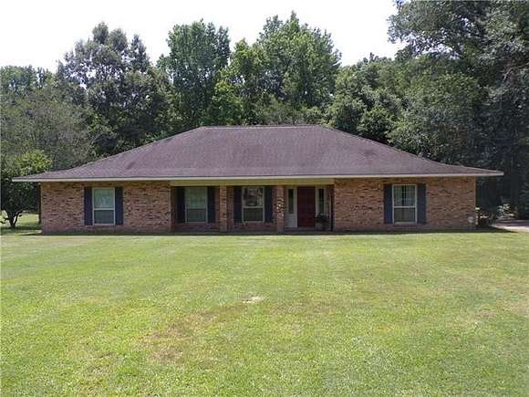 3.4 Acres of Residential Land with Home for Sale in Marksville, Louisiana