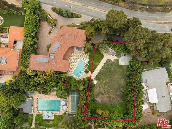 0.5 Acres of Residential Land for Sale in Los Angeles, California