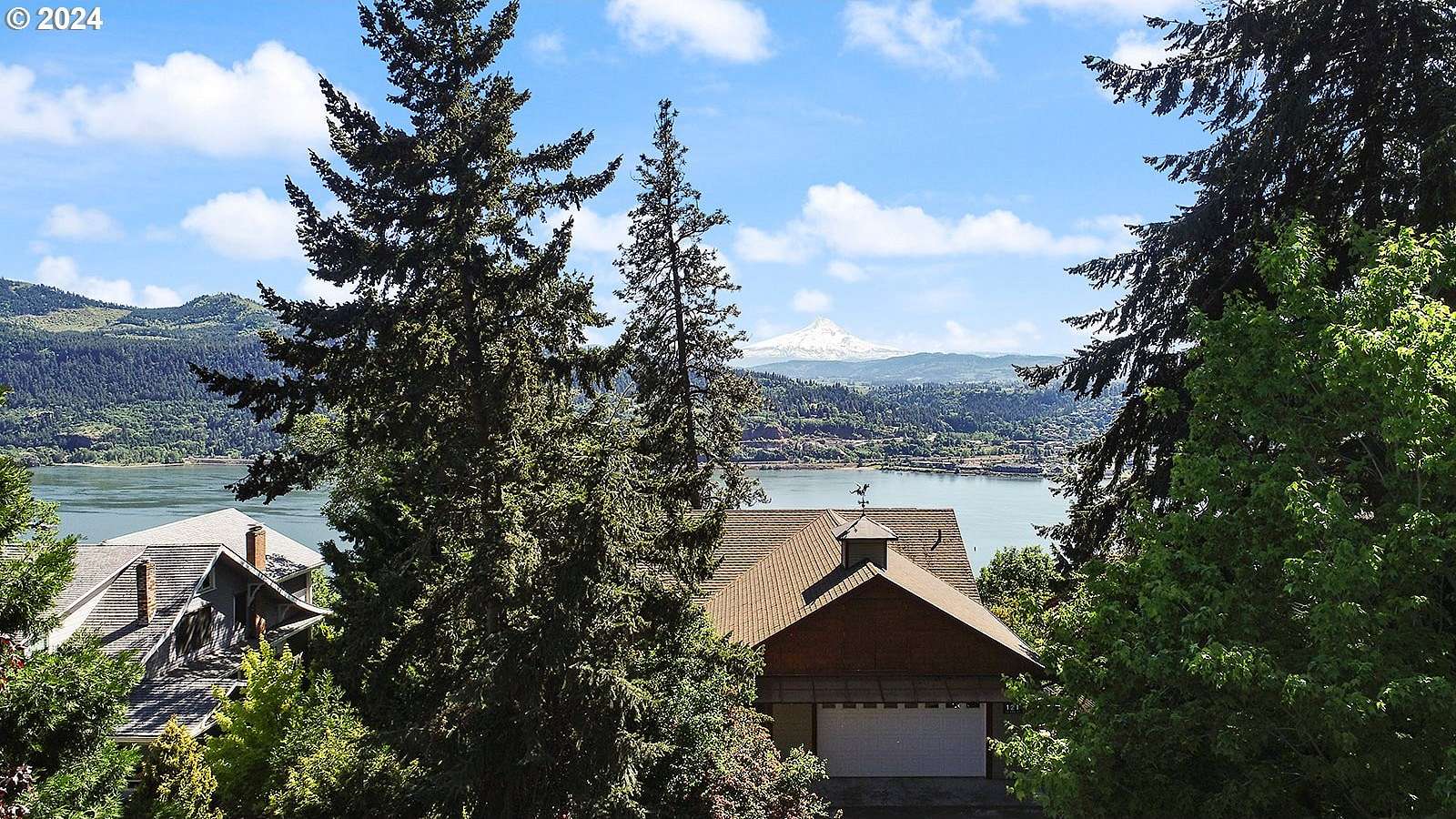 2.1 Acres of Residential Land with Home for Sale in White Salmon, Washington