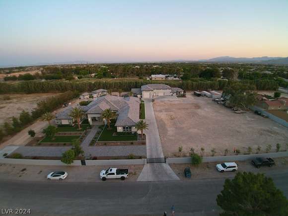 2.6 Acres of Residential Land with Home for Sale in Las Vegas, Nevada