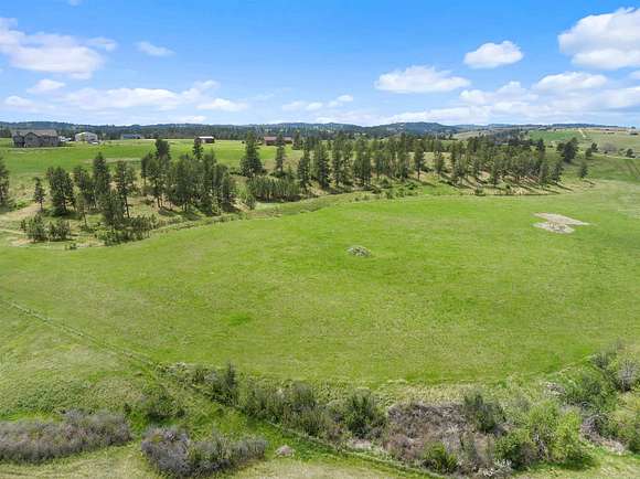10 Acres of Residential Land for Sale in Belle Fourche, South Dakota